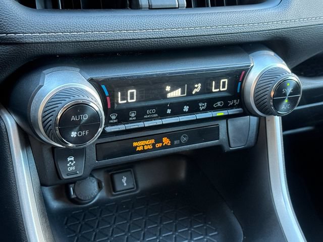 Used 2021 Toyota RAV4 XLE AWD/4WD image 19
