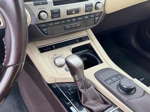 Used 2017 Lexus ES 350 w/ Premium Package FWD image 23