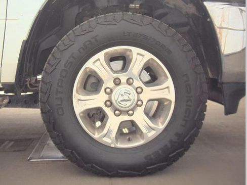 Used 2024 RAM 2500 Big Horn w/ Off Road Package AWD/4WD image 8