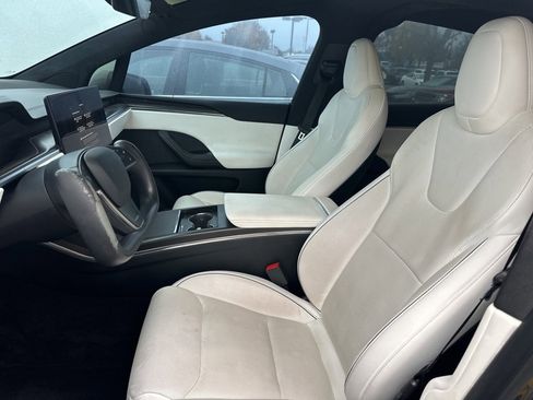 Used 2022 Tesla Model X Plaid image 10