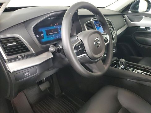 Used 2025 Volvo XC90 B5 Core AWD/4WD image 24