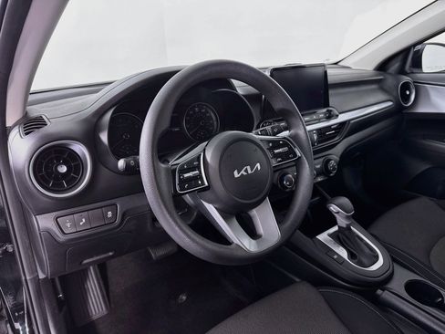Used 2023 Kia Forte LXS w/ LXS Technology Package FWD image 9