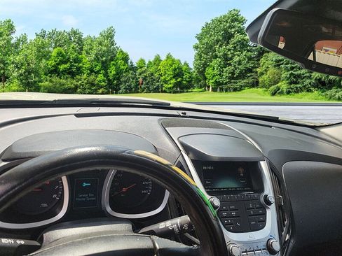 Used 2016 Chevrolet Equinox LT w/ Convenience Package image 23