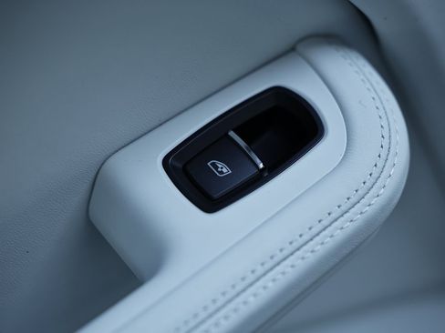 New 2026 Porsche Macan image 26