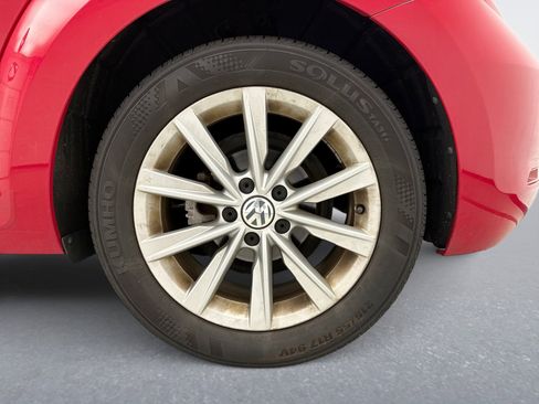 Used 2019 Volkswagen Beetle 2.0T SE FWD image 12