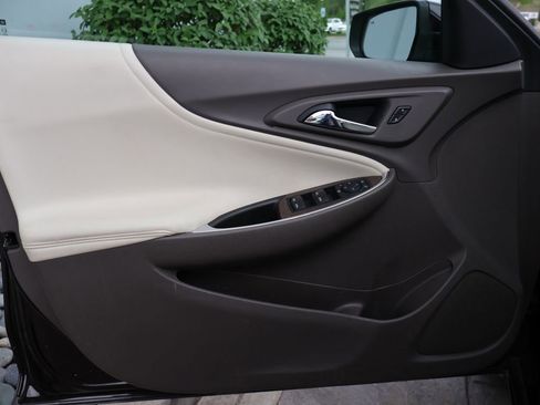 Used 2020 Chevrolet Malibu LT w/ Leather Package image 18