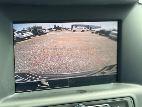Used 2024 GMC Terrain SLE FWD image 25