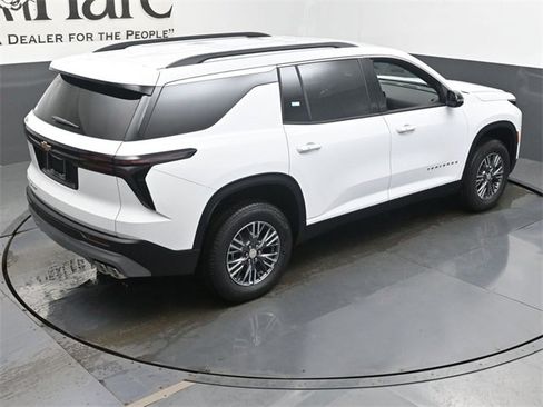 New 2026 Chevrolet Traverse LT w/ LPO, Floor Liner Package image 19