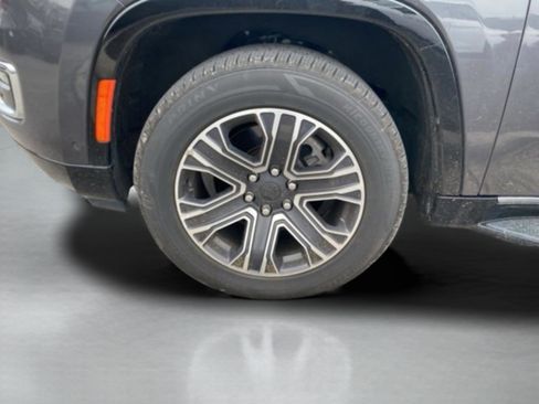 Used 2024 Jeep Wagoneer L Series II w/ Flexible Seating Group image 13