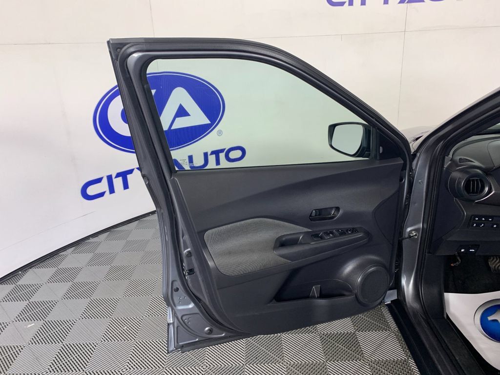 Used 2020 Nissan Kicks S FWD image 13