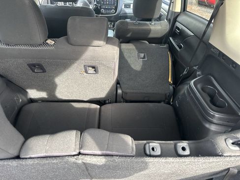 Used 2018 Mitsubishi Outlander SE image 26