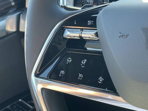 New 2026 Cadillac Escalade Luxury w/ Touring Package image 32