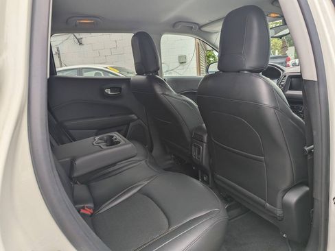 Used 2021 Jeep Compass Latitude FWD image 19