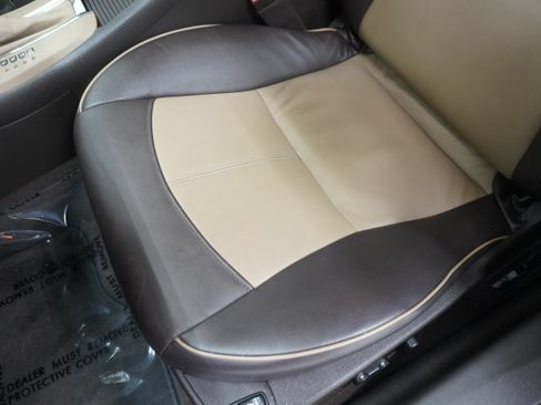 Used 2012 Chevrolet Malibu LTZ FWD image 11