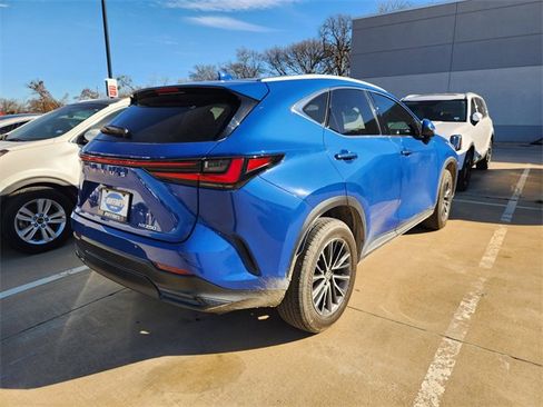 Used 2025 Lexus NX 250 FWD w/ Accessory Package (2T) image 4