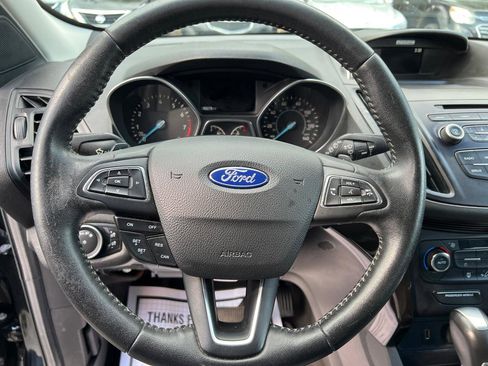 Used 2017 Ford Escape SE w/ SE Sport Appearance Package FWD image 22