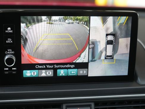Used 2025 Honda Pilot Elite image 17