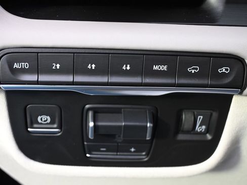 Used 2023 Cadillac Escalade Sport Platinum w/ LPO, ONYX Package AWD/4WD image 26