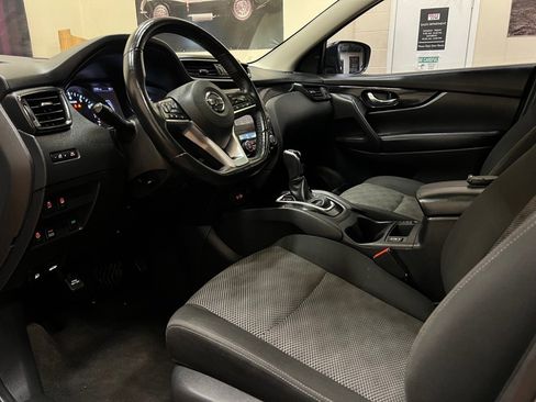 Used 2019 Nissan Rogue Sport SV w/ All-Weather Package AWD/4WD image 29