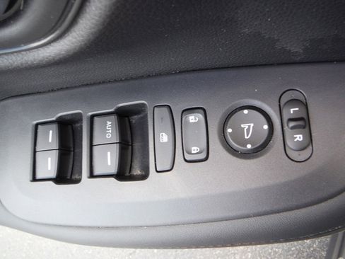 Used 2024 Honda HR-V LX image 14