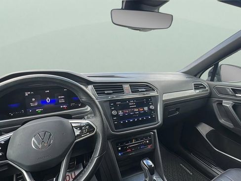 Used 2023 Volkswagen Tiguan SE R-Line image 25