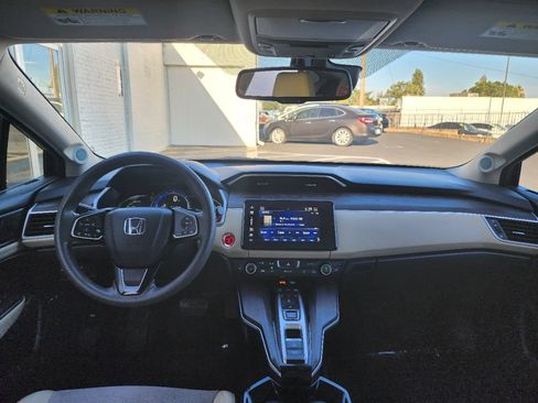 Used 2018 Honda Clarity Plug-In Hybrid image 12