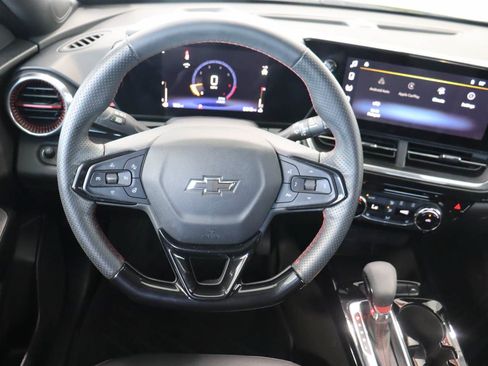 Used 2024 Chevrolet Trax RS w/ Driver Confidence Package FWD image 10