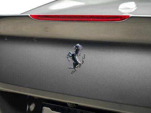 Used 2019 Ferrari Portofino RWD image 21
