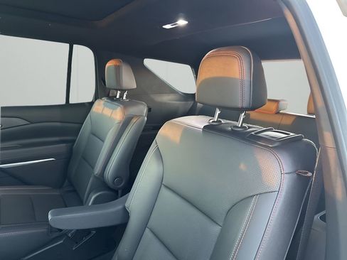 Used 2025 Chevrolet Traverse Z71 w/ Enhanced Driving Package image 19