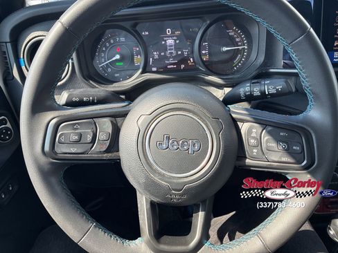 Used 2024 Jeep Wrangler Unlimited Rubicon 4xe AWD/4WD image 24