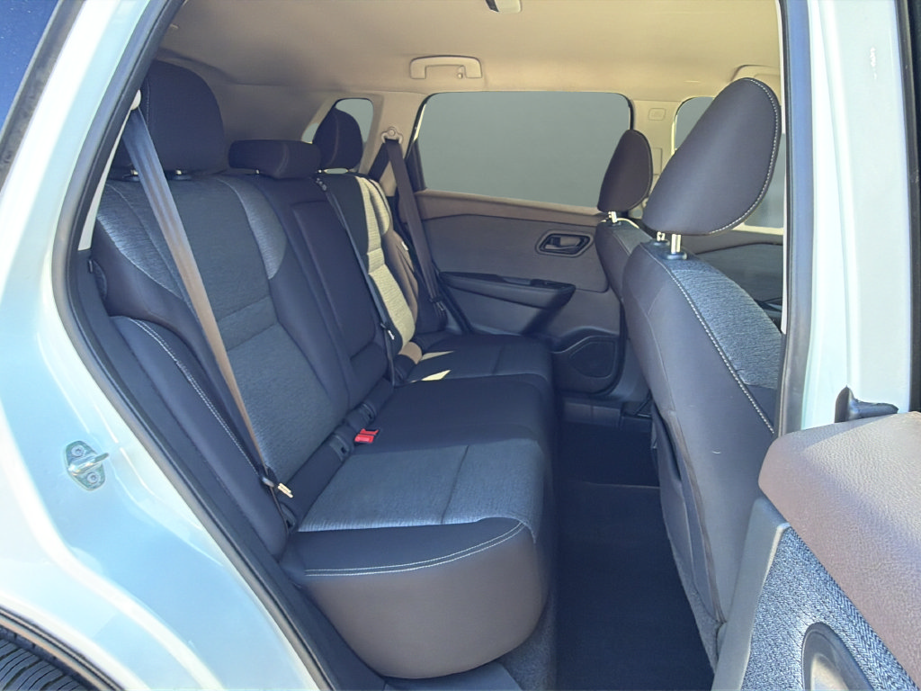 Used 2021 Nissan Rogue S FWD image 15
