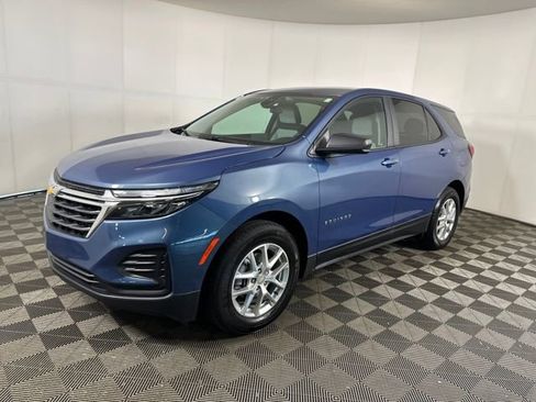 Used 2024 Chevrolet Equinox LS w/ LS Convenience Package image 7