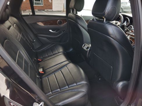 Used 2017 Mercedes-Benz GLC 300 4MATIC image 28