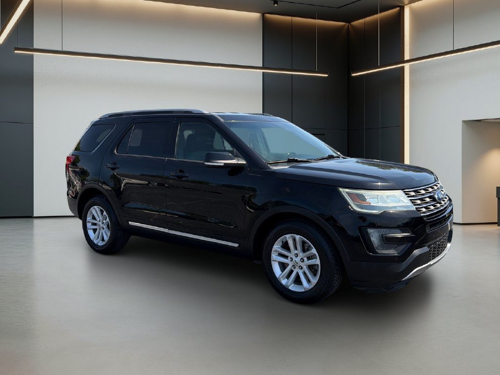 Used 2016 Ford Explorer XLT w/ Equipment Group 202A FWD image 8