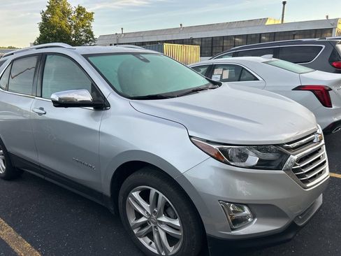 Used 2021 Chevrolet Equinox Premier AWD/4WD image 3