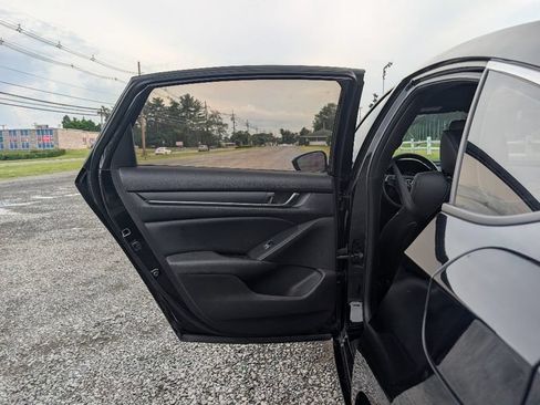Used 2020 Honda Accord Sport image 11