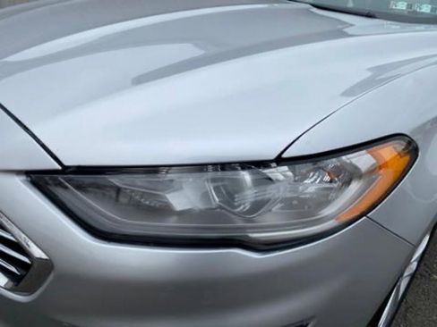 Used 2019 Ford Fusion SE image 11