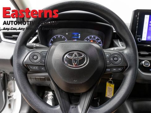 Used 2025 Toyota Corolla LE FWD image 10