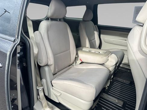 Used 2020 Kia Sedona LX image 17