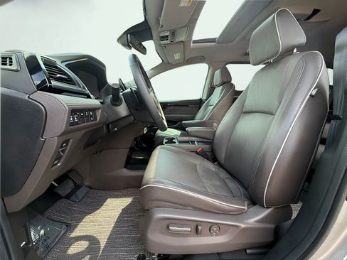 Used 2022 Honda Odyssey Elite image 16