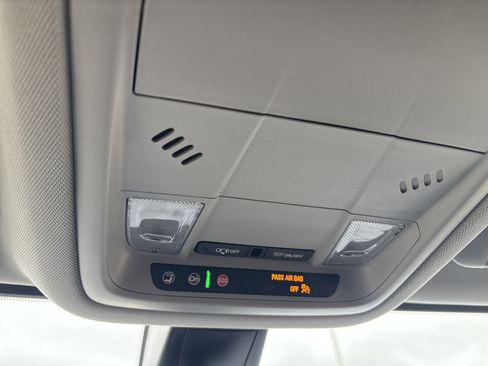 Used 2023 GMC Acadia SLE w/ Driver Convenience Package image 26