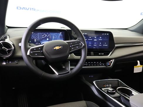 New 2026 Chevrolet Equinox LT w/ Convenience Package II image 17