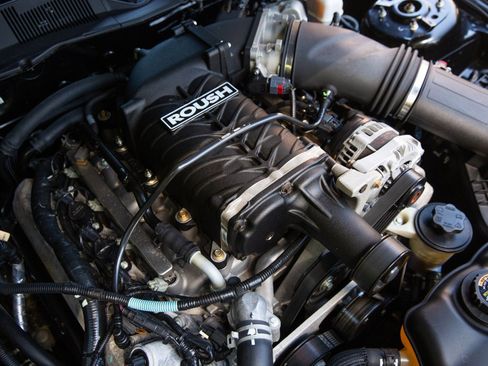 Used 2010 Ford Mustang GT RWD image 46