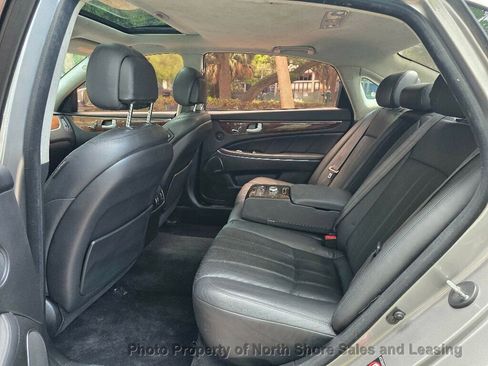Used 2013 Hyundai Equus Signature RWD image 30