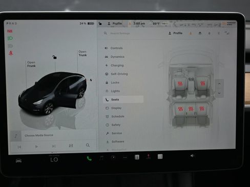 Used 2023 Tesla Model Y Long Range AWD/4WD image 32