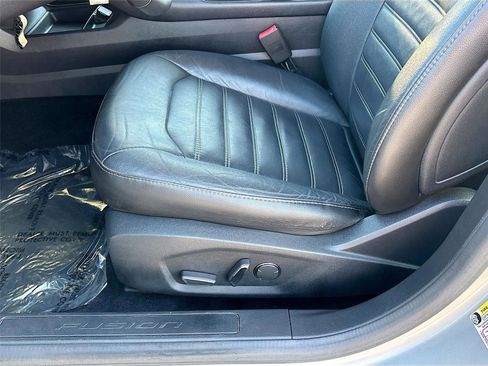 Used 2014 Ford Fusion SE w/ Equipment Group 202A image 17