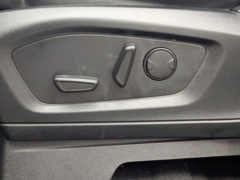 Used 2020 Ford Explorer XLT w/ Equipment Group 202A image 20