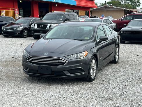 Used 2018 Ford Fusion SE FWD image 3