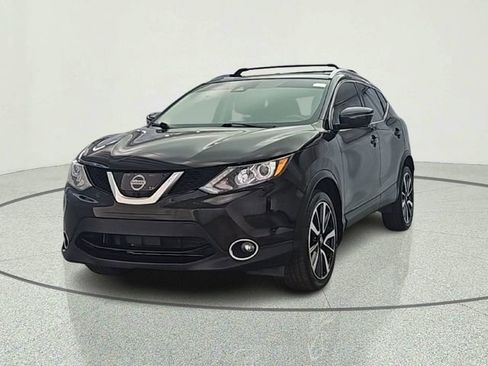 Used 2017 Nissan Rogue Sport SL w/ SL Premium Package FWD image 2