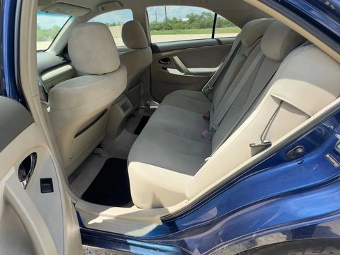Used 2009 Toyota Camry LE FWD image 13